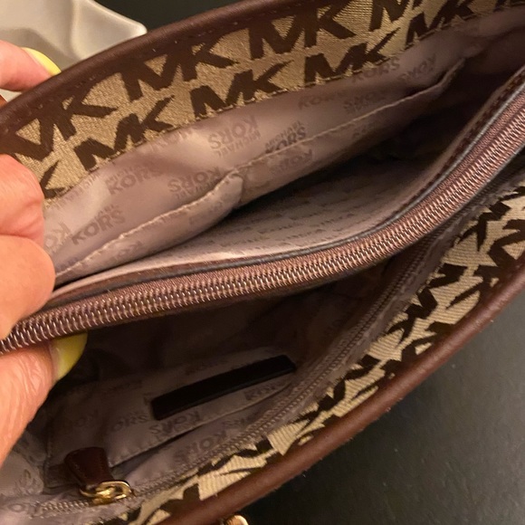 Michael Kors monogram tote style bag with leather handles in brown and tan - Picture 4 of 15